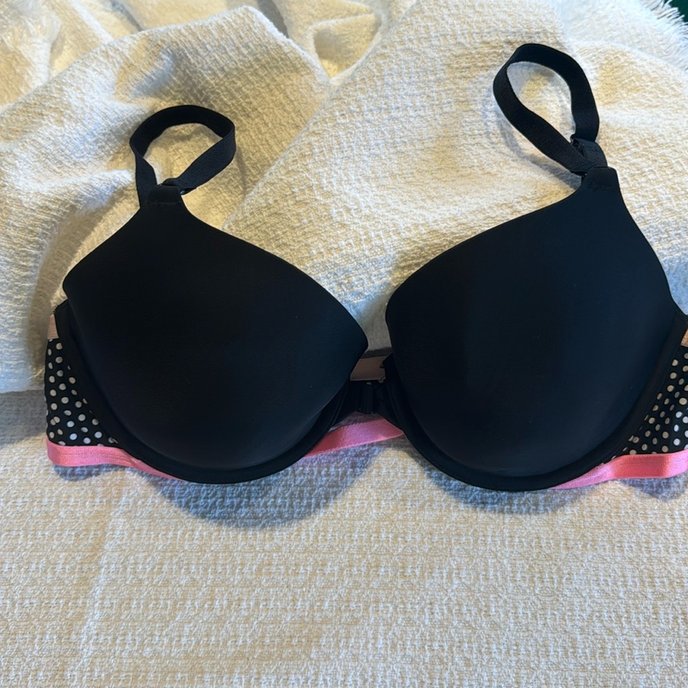 Victoria’s Secret 36C bra